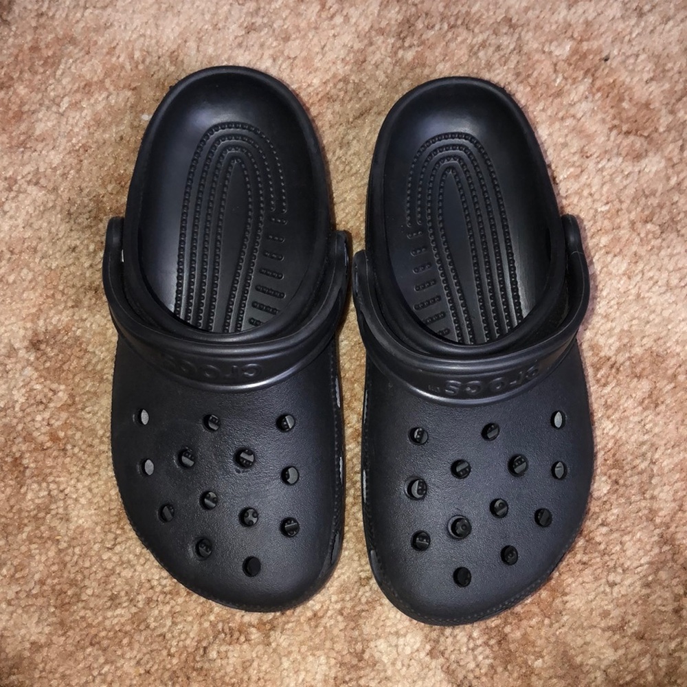 Black Crocs